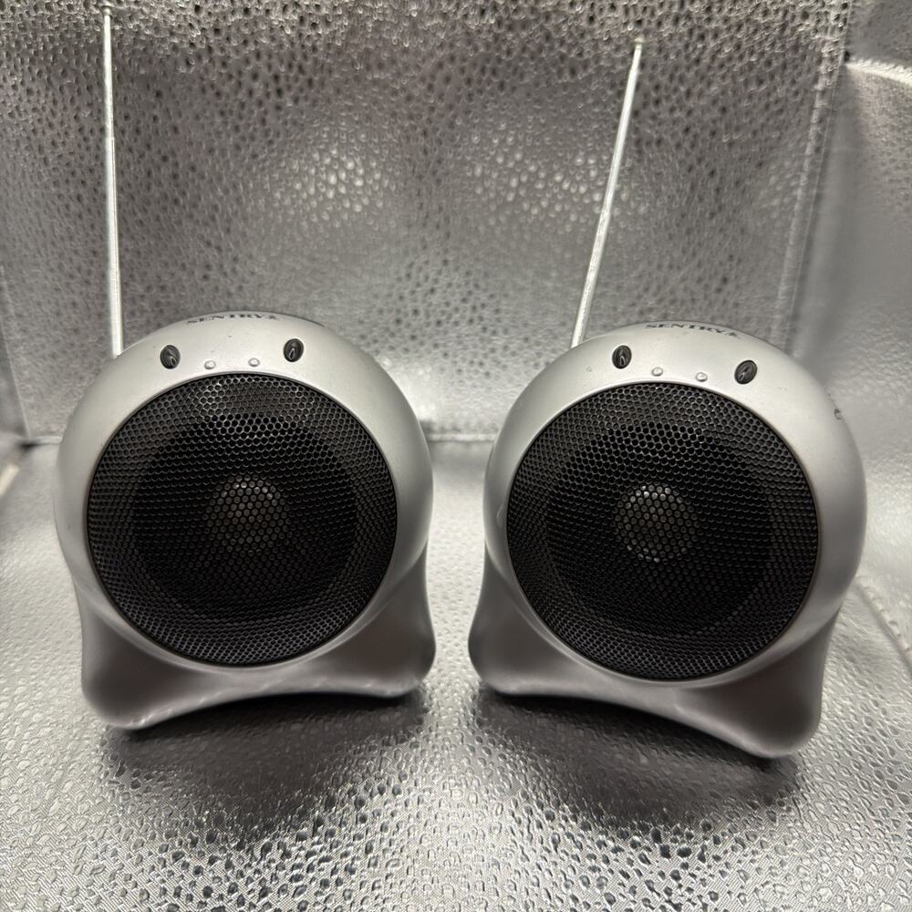 Pair Of Sentry Soundball AM / Fm Radio # MBX95 Silver
